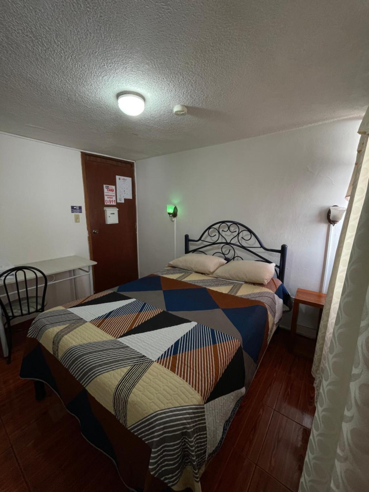 Hostal La Escondida De Quito Del Norte ภายนอก รูปภาพ